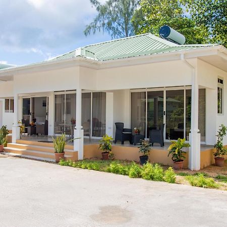 Macmillan'S Holiday Villas Grand Anse  Ngoại thất bức ảnh