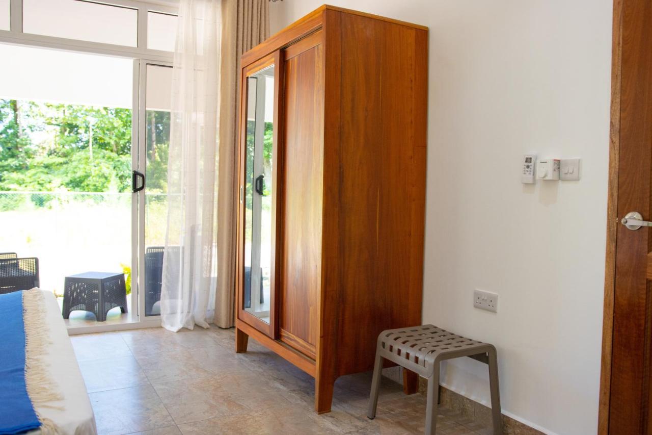 Macmillan'S Holiday Villas Grand Anse  Ngoại thất bức ảnh