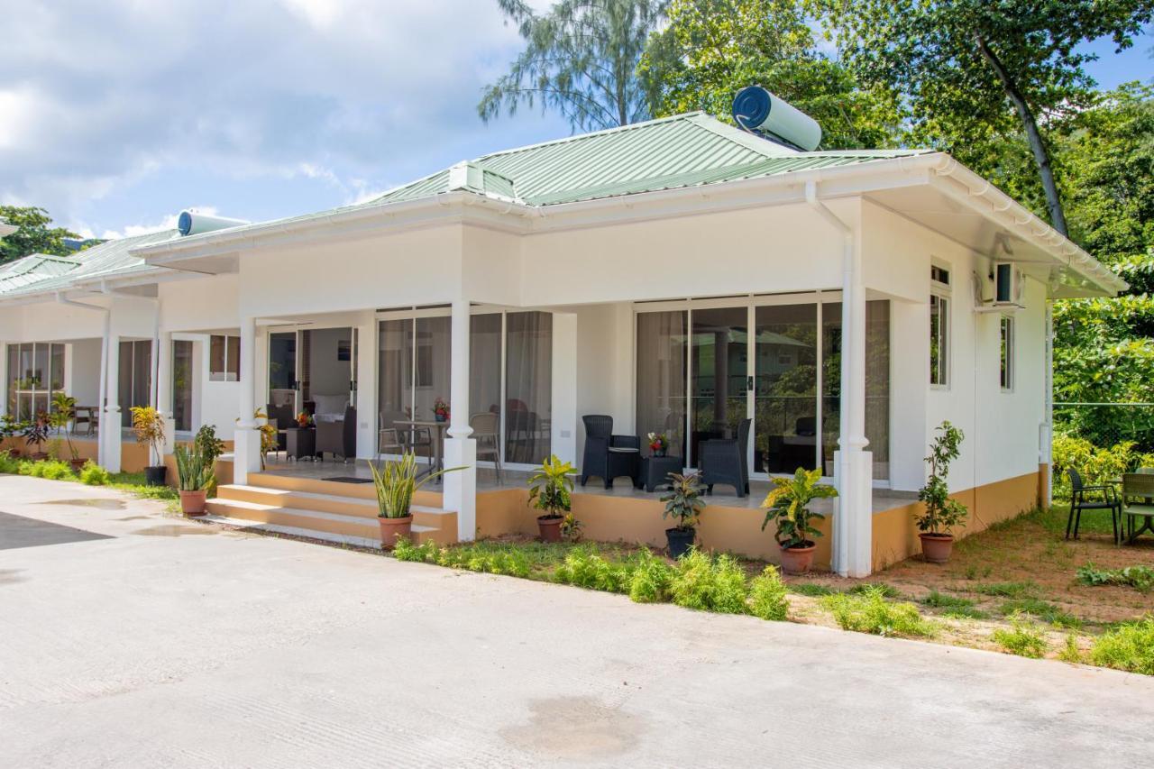 Macmillan'S Holiday Villas Grand Anse  Ngoại thất bức ảnh