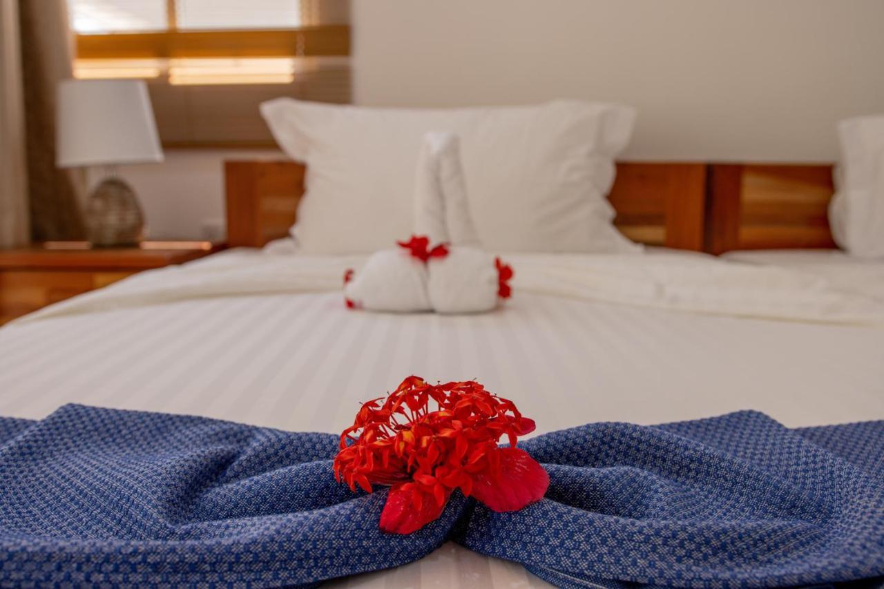 Macmillan'S Holiday Villas Grand Anse  Ngoại thất bức ảnh