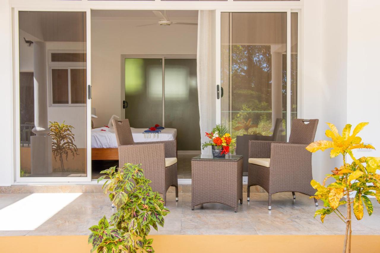 Macmillan'S Holiday Villas Grand Anse  Ngoại thất bức ảnh