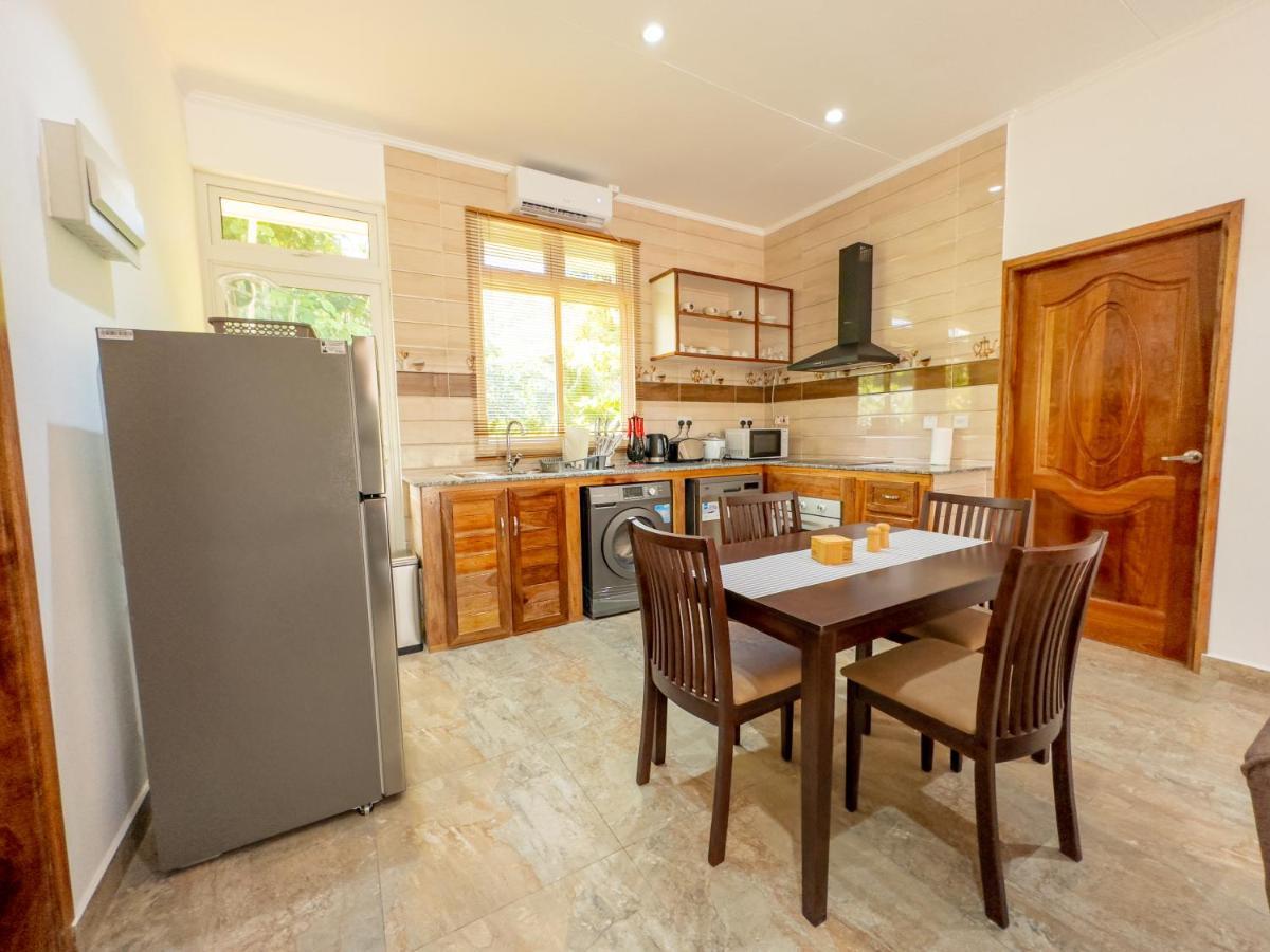 Macmillan'S Holiday Villas Grand Anse  Ngoại thất bức ảnh