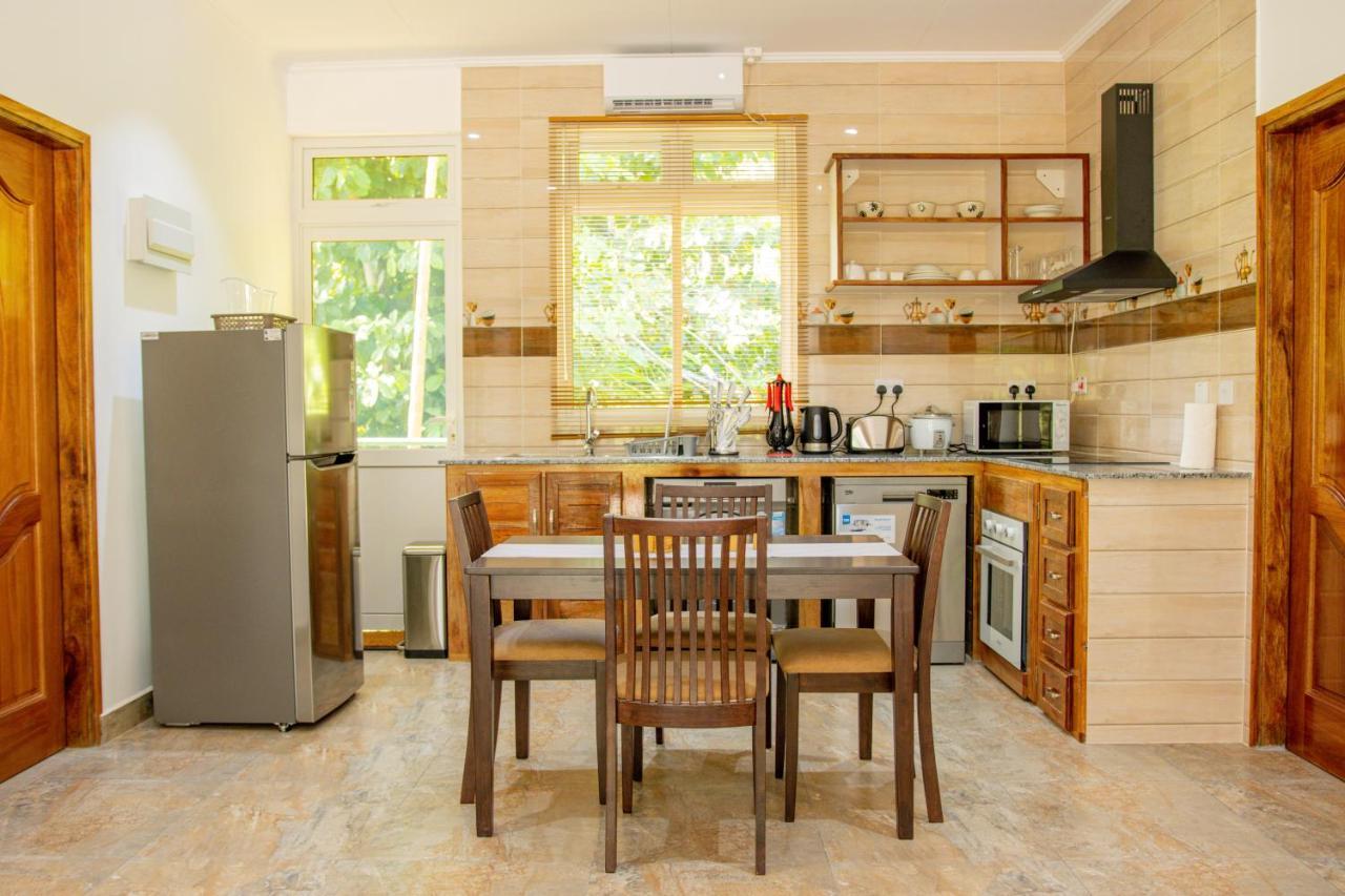Macmillan'S Holiday Villas Grand Anse  Ngoại thất bức ảnh