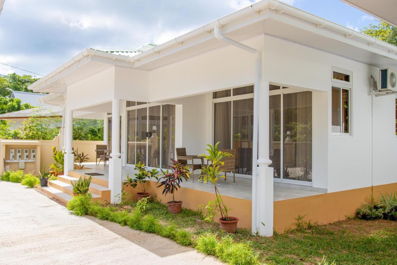 Macmillan'S Holiday Villas Grand Anse  Ngoại thất bức ảnh