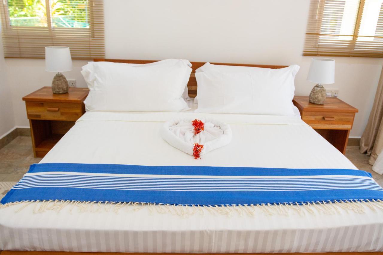 Macmillan'S Holiday Villas Grand Anse  Ngoại thất bức ảnh