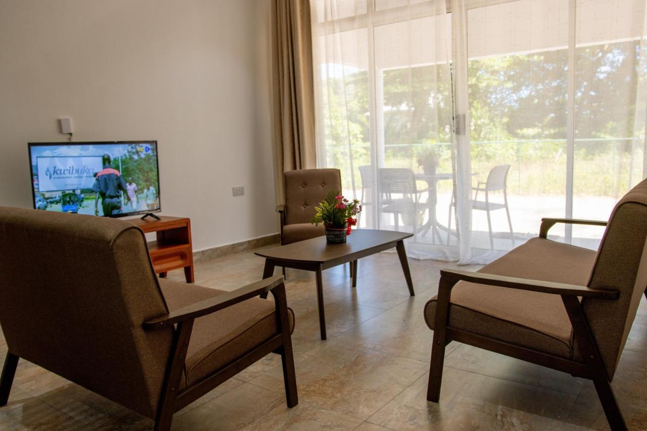 Macmillan'S Holiday Villas Grand Anse  Ngoại thất bức ảnh