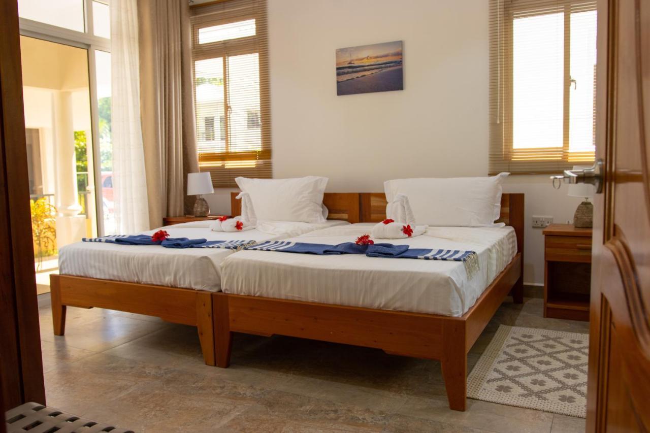 Macmillan'S Holiday Villas Grand Anse  Ngoại thất bức ảnh